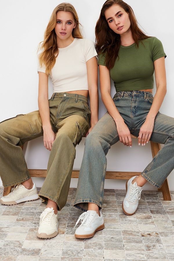 Trendyol Collection-Premium-Crop-Top in Khaki-Light Stone, 2er-Pack Bluse aus viskosem/weichem Stoff 1