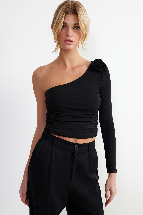 Black rose blouse 2025