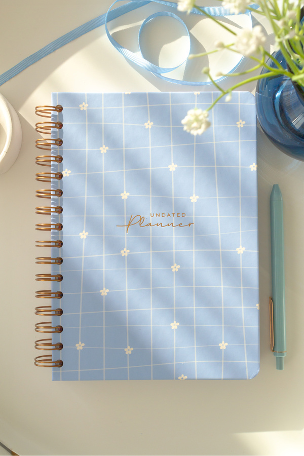 Matt Notebook-Agenda A5 Spiral Planificator nelimitat cu pagini motivaționale Blue Daisy 1