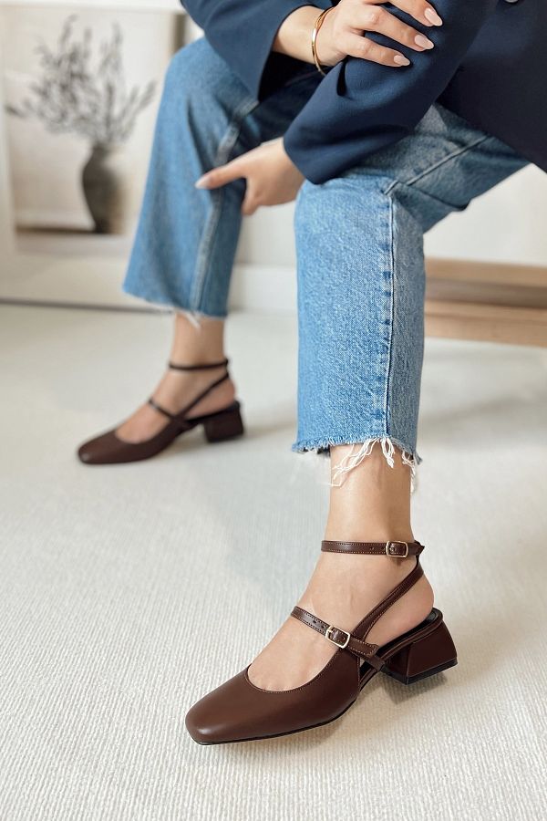 Short block heels top
