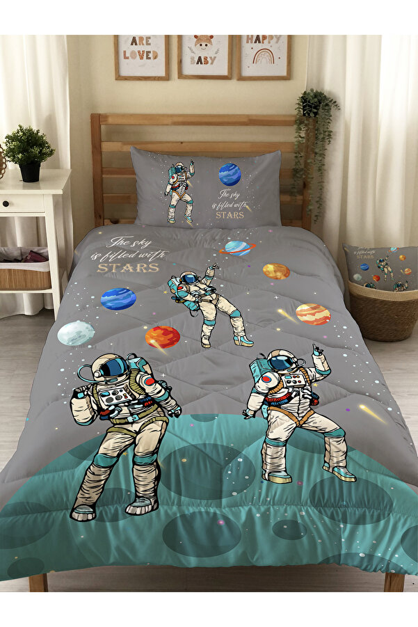 Evmila Astronot Desenli Kapitone Dikişli Yorgan