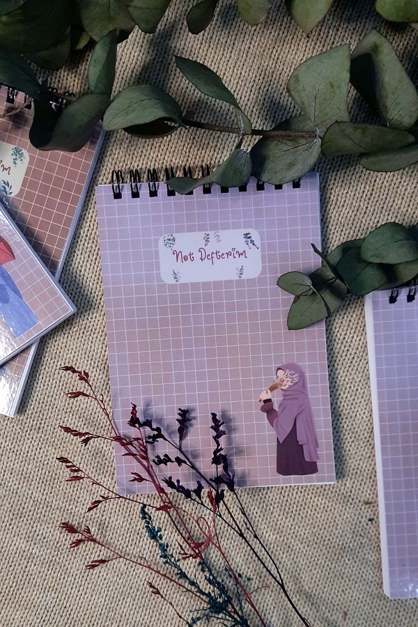 Burak Baskı Tasarım-Lavender Hicab Girl / A-6 Wire Spiral Checked Notepad NotepadMemo Pad, Memo Pad, Ramadan 1