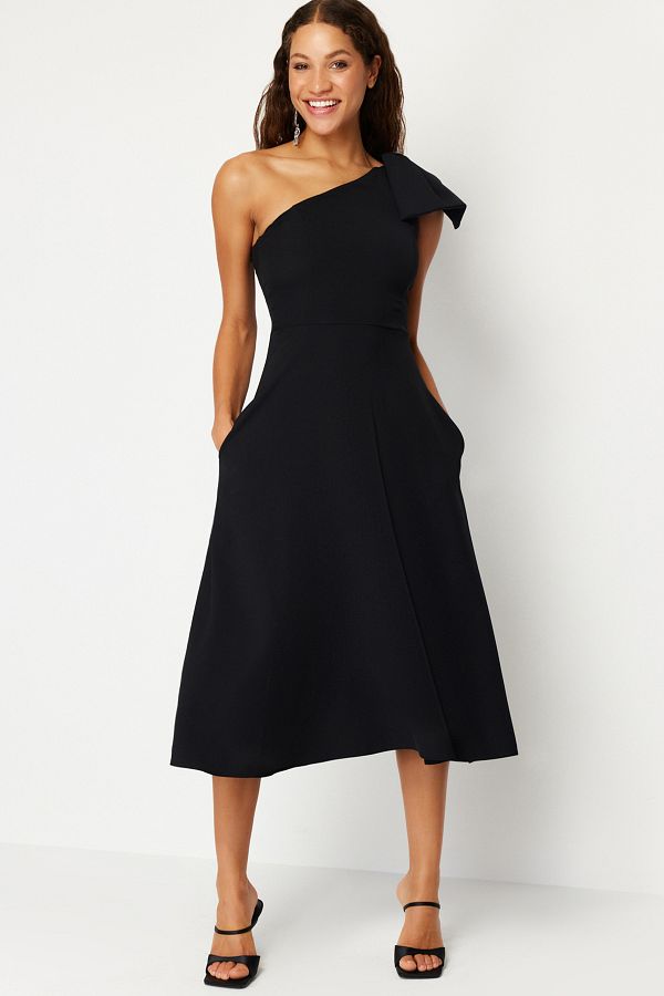 Trendyol Collection-Stilvolles schwarzes Abendkleid im A-Ausschnitt mit Schleifendetail - TPRSS24EL00105 1