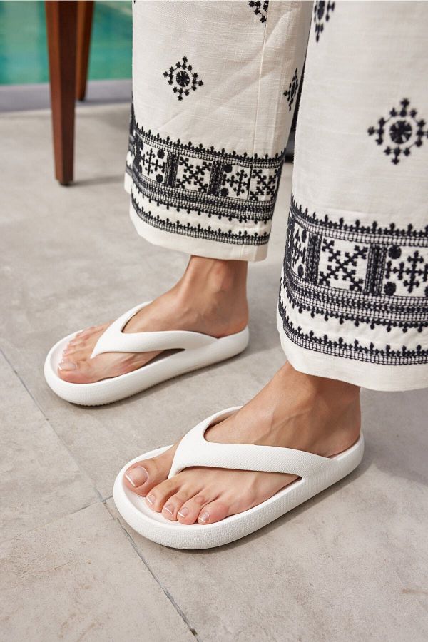 ANGEL NA JONES Lambo Women s White Flip Flop Platform Beach day Eva Slippers Trendyol