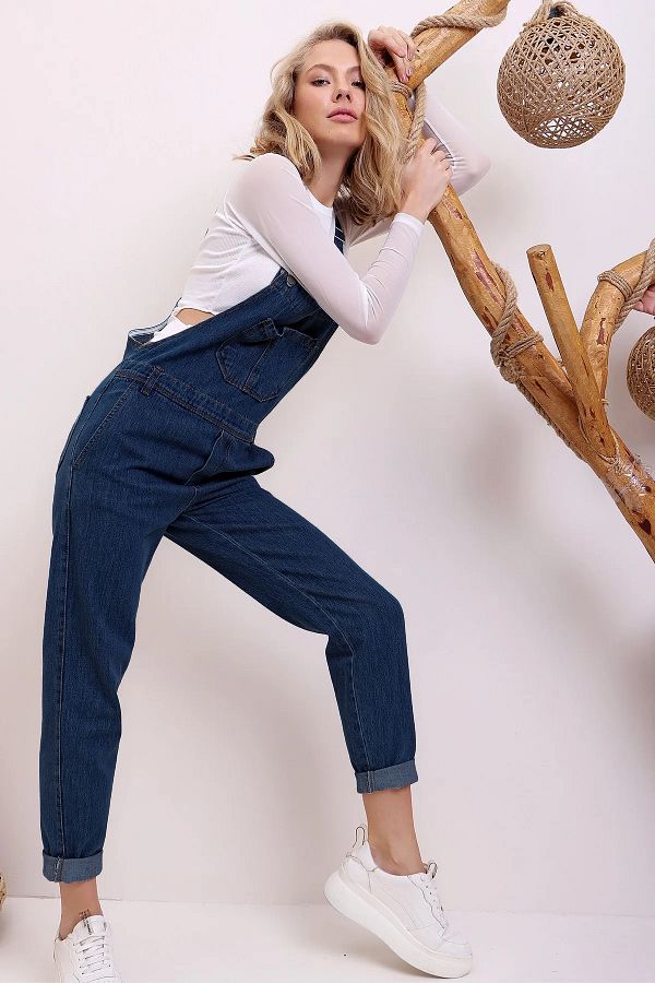 Trend Alaçatı Stili-Denim albastru închis pentru femei Gardener Salopet DF-SL1000 1