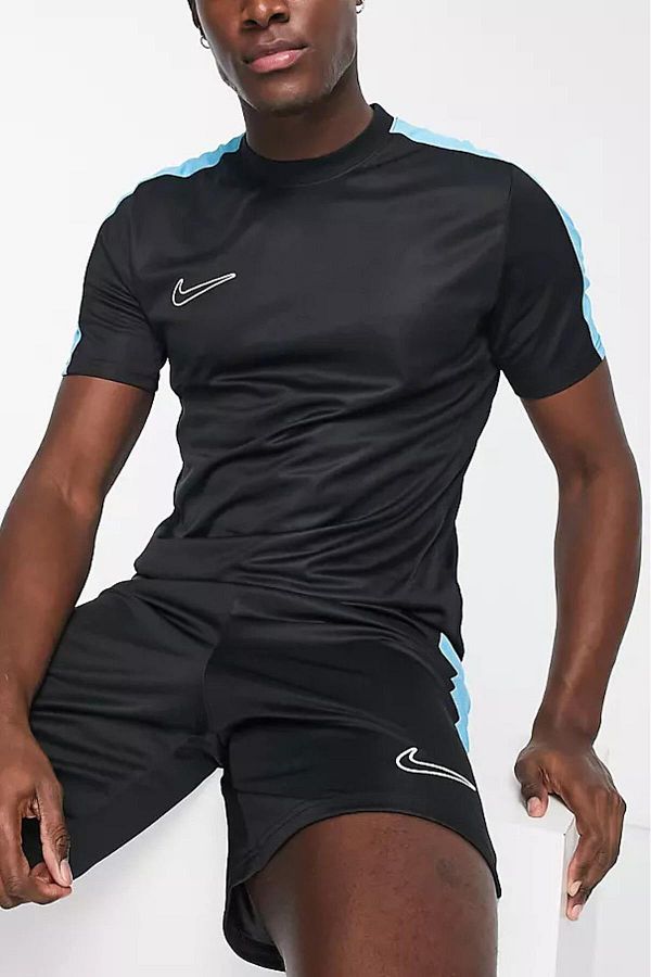 Nike Dri Fit Football Academy Slim Fit Men s Sports T Shirt Trendyol