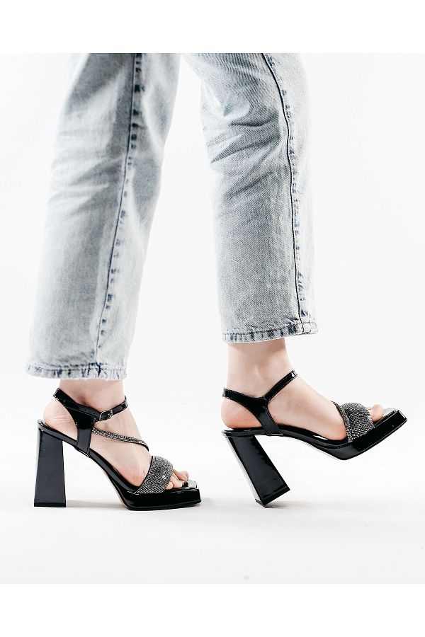 CLEOPATRA SHOES Black Patent Leather Stone High 10 Cm Platform Trendyol