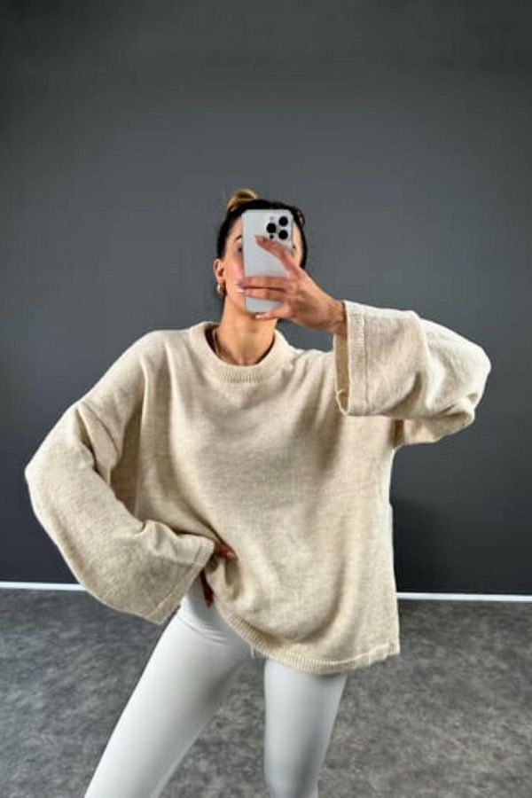 Medium size sweater shop