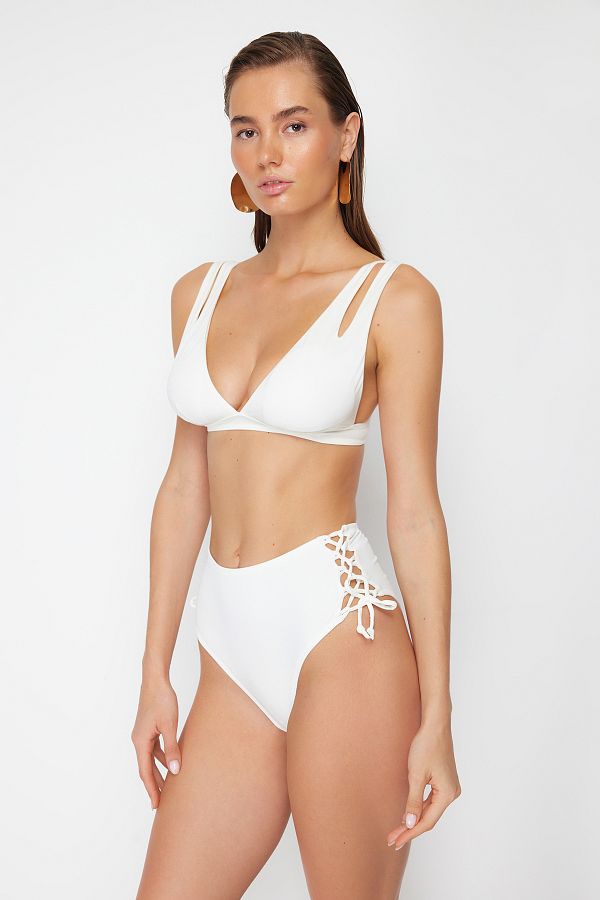 Trendyol Collection-Fund de bikini hipster cu talie înaltă ecru TBESS22BA0044 1