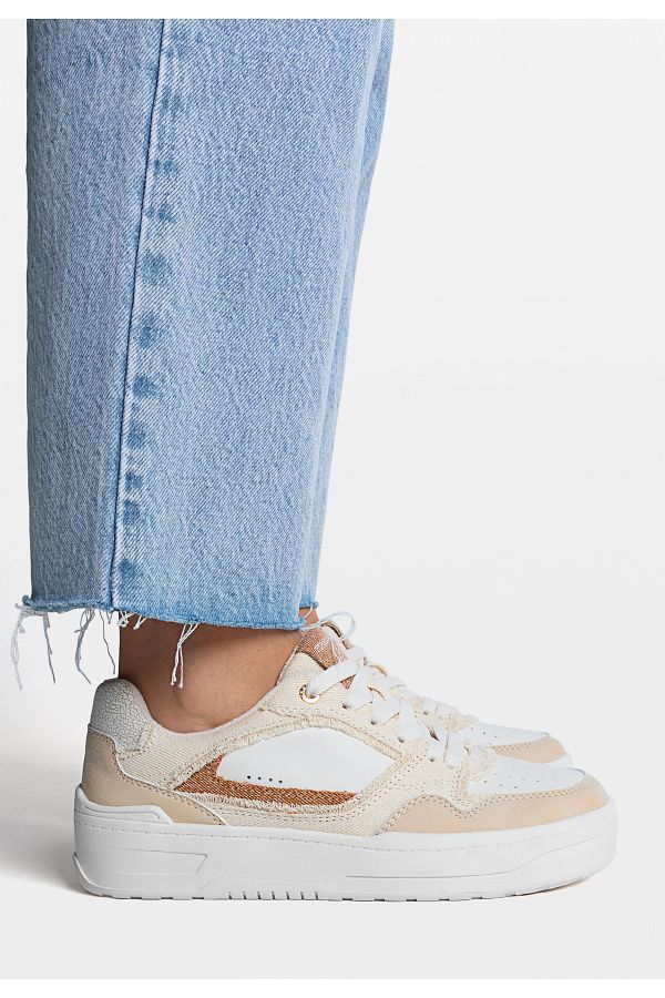 Stradivarius sneakers white top