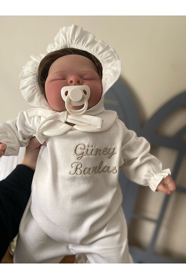 Gizdizayn Bebeğinizin İsmine Özel Nakış İşlemeli Tulum Fırfırlı Şapkalı Hastane Çıkışı Hediyelik Mevlüt Takımı