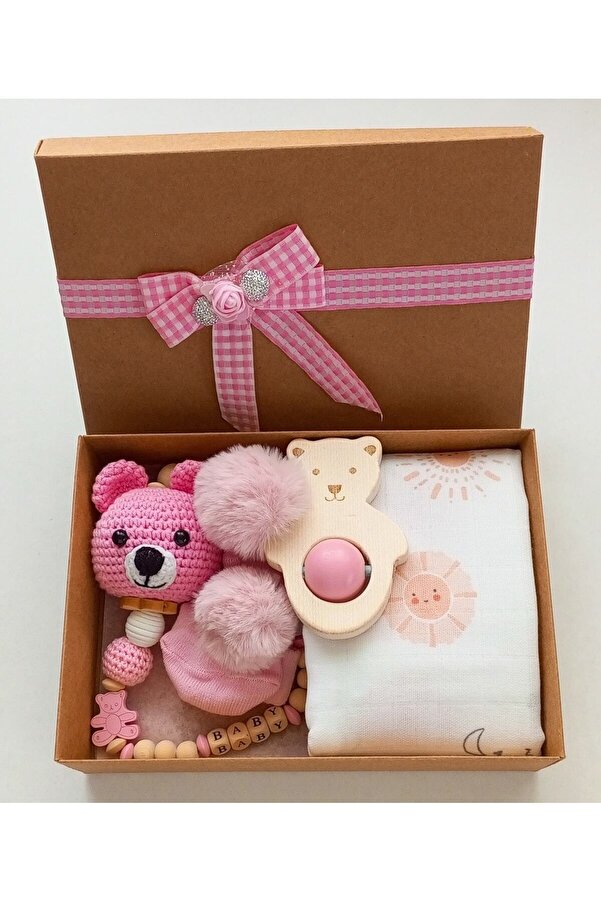 Style Baby Amazing Hoşgeldin Bebek, Yenidoğan Kız Bebek, Pembe Örgü Ayıcık, Battaniyeli Isimli Emzik Askısı Hediye Seti