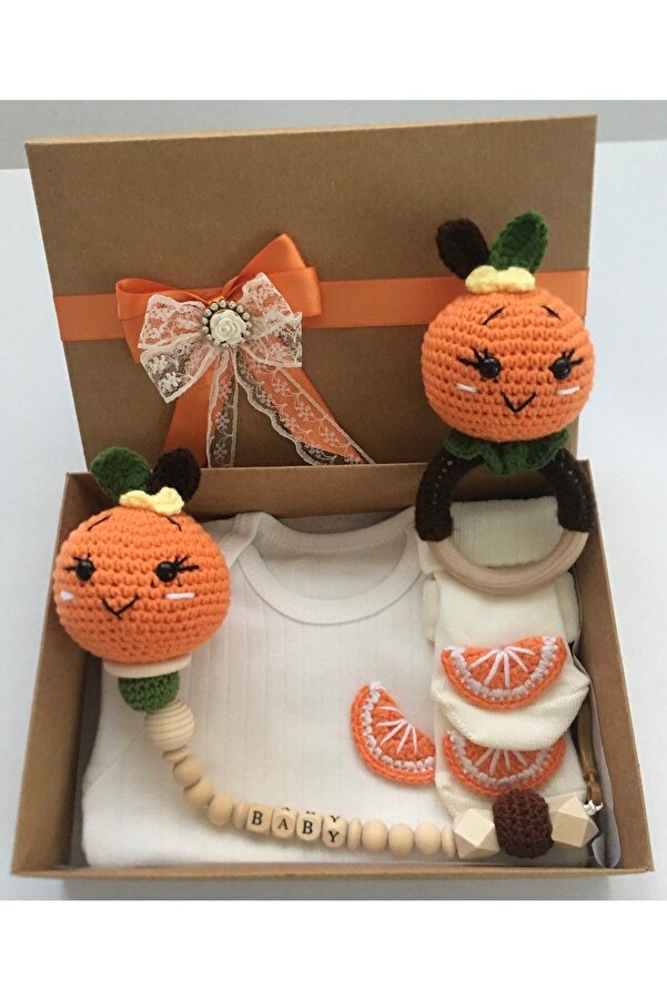 Style Baby Amazing Hoşgeldin Bebek, Unisex, Yenidoğan Bebek, Portakal Amigurumi Isimli Emzik Askısı Hediye Seti