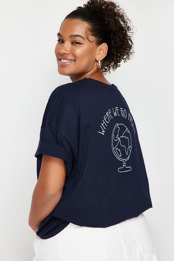 Trendyol Curve-Navy 100% Cotton Back Printed Relaxed Fit Crew Neck Knitted T-Shirt Tbbss24Bf00025 1
