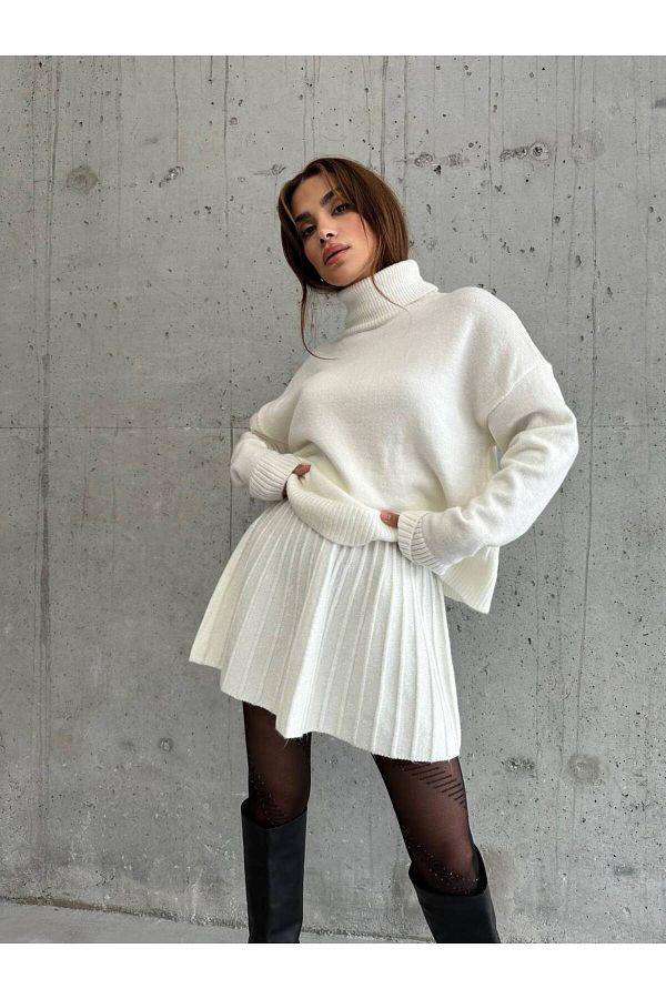 Sweater with skirt underwear discount