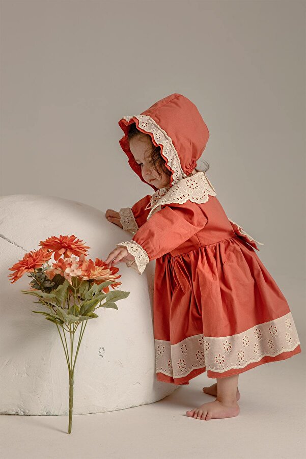 Arazretrobaby Kiremit Rengi Kol Ve Etek Fisto Dantel Detaylı Fırfır Etekli Retro Kız Bebek Elbisesi