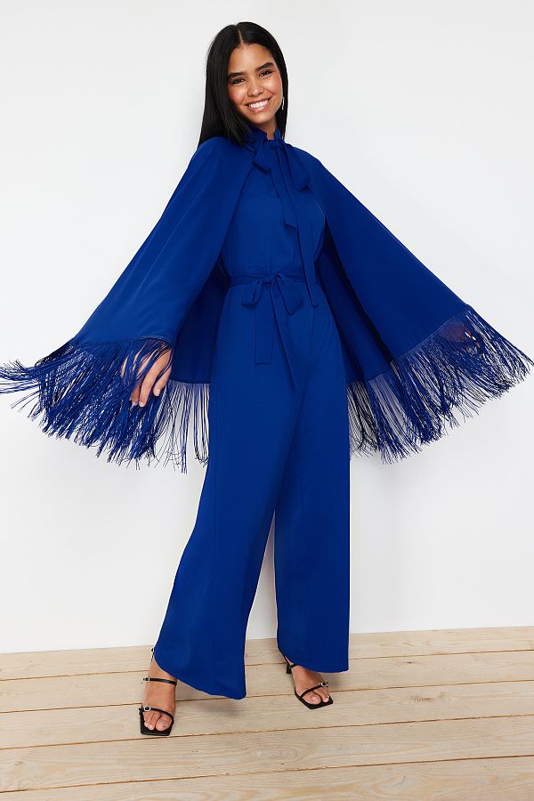 Trendyol Modest-Marineblauer Cape-Jumpsuit-Abendanzug mit Quasten TCTAW24DB00007 1
