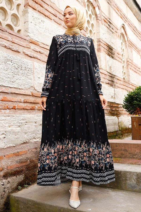 InStyle Watery Patterned Casual Hijab Dress Black Trendyol