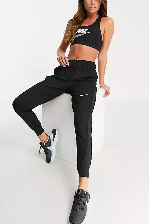 Nike essential slim fit joggers top