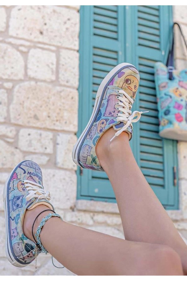 Dogo Women's Vegan Leather Green Sneakers - Cats Of The World Design