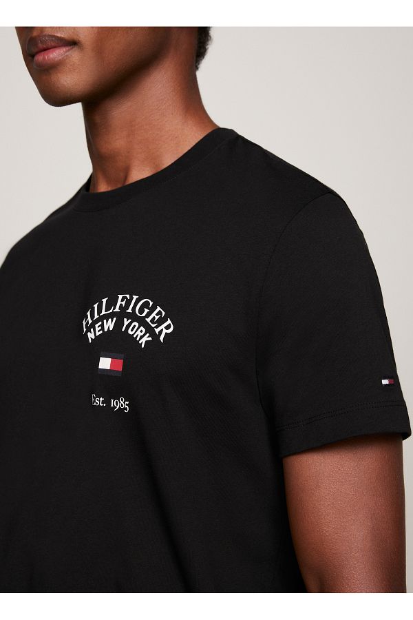 Tommy Hilfiger Crew Neck Men s Black T Shirt MW0MW33689 Trendyol