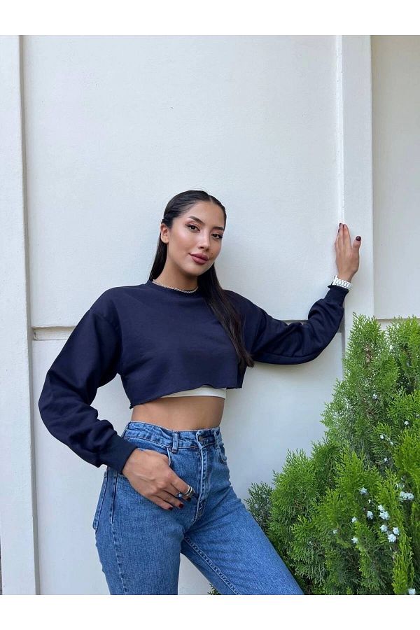ELBEY PLAIN CROP SWEATSHIRT Trendyol