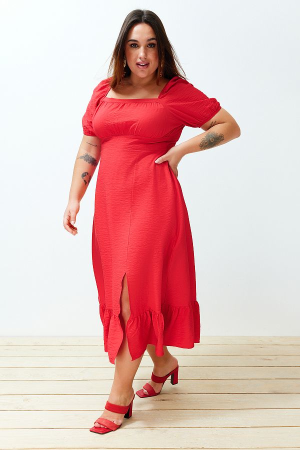 Trendyol Curve-فستان منسوج مكشكش برقبة دائرية باللون الأحمر TBBSS24AH00066 1