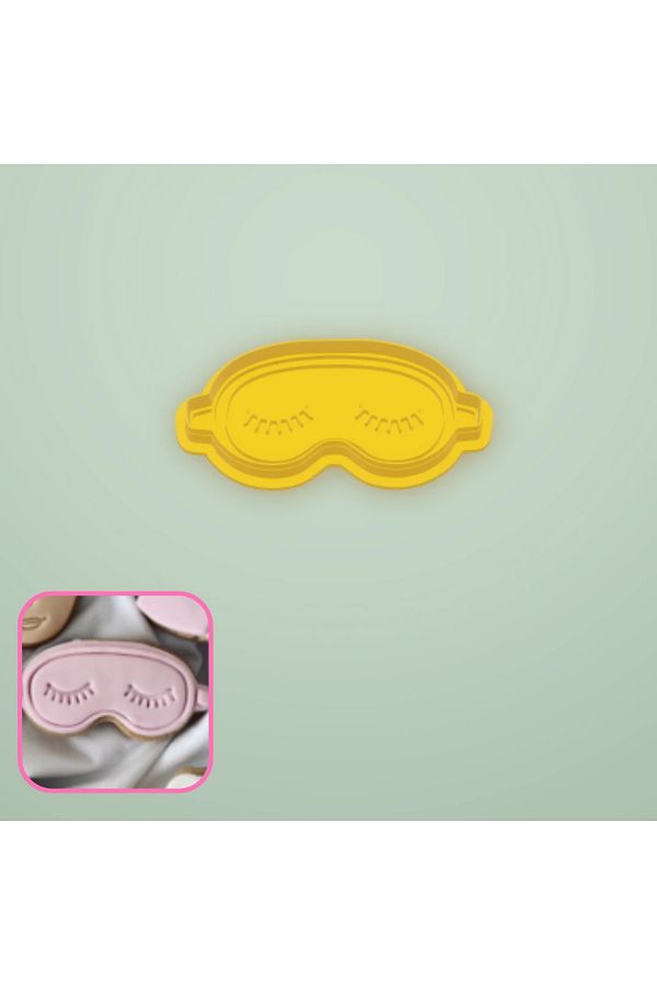 cookiecutter-Spa Eye Patch Cookie Mold 1
