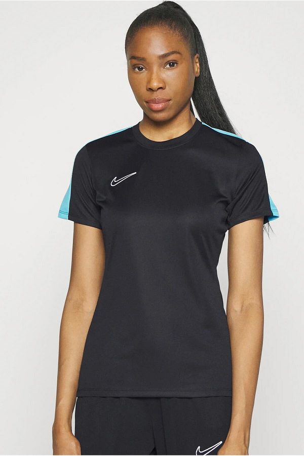 Nike standard fit shirt top