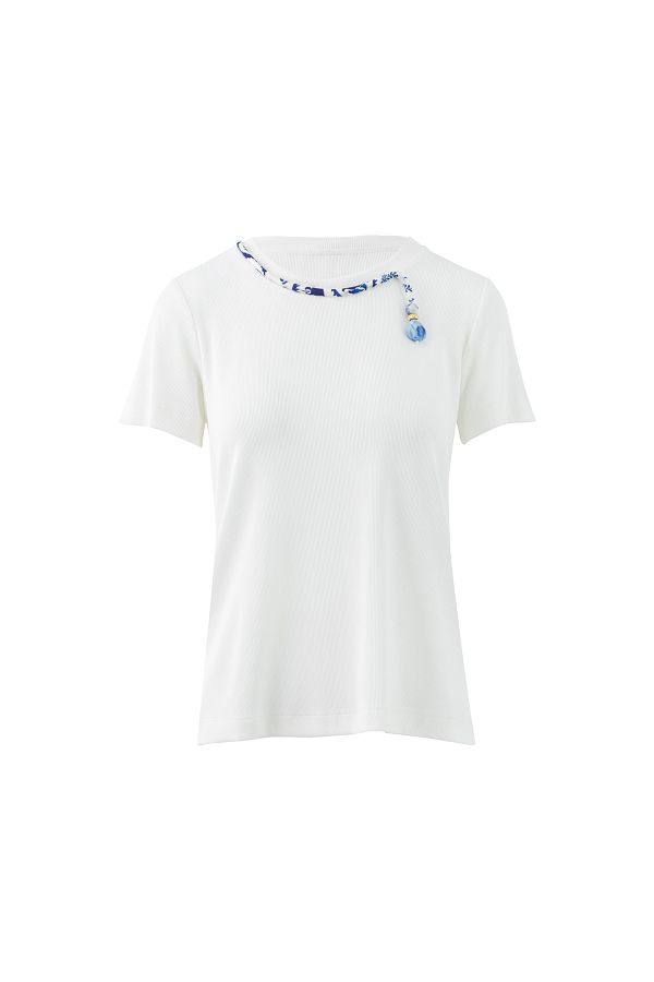 GİZİA-Embroidered White T-shirt with Lanyard Detail 1
