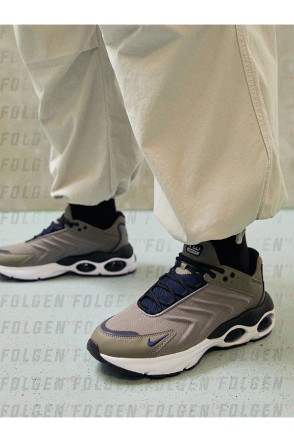 Plain nike shoes shop