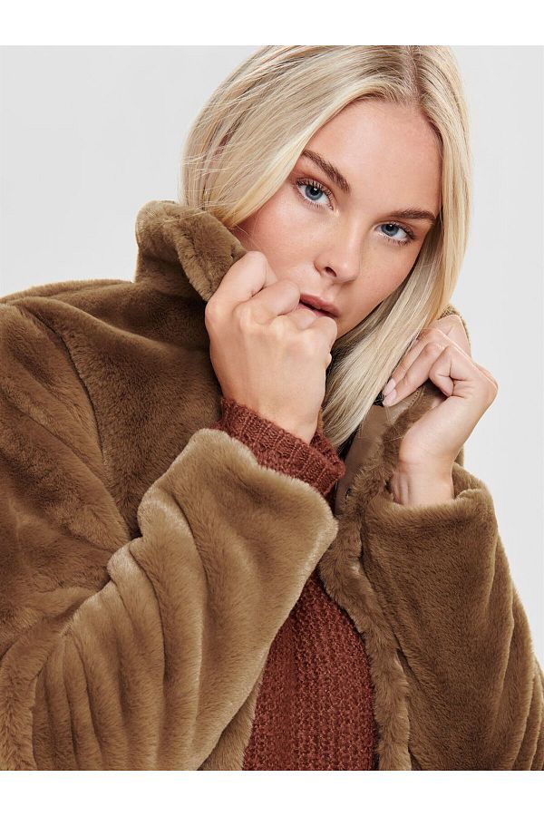 Only Onlvida Faux Fur Women s Coat 15164600 Trendyol