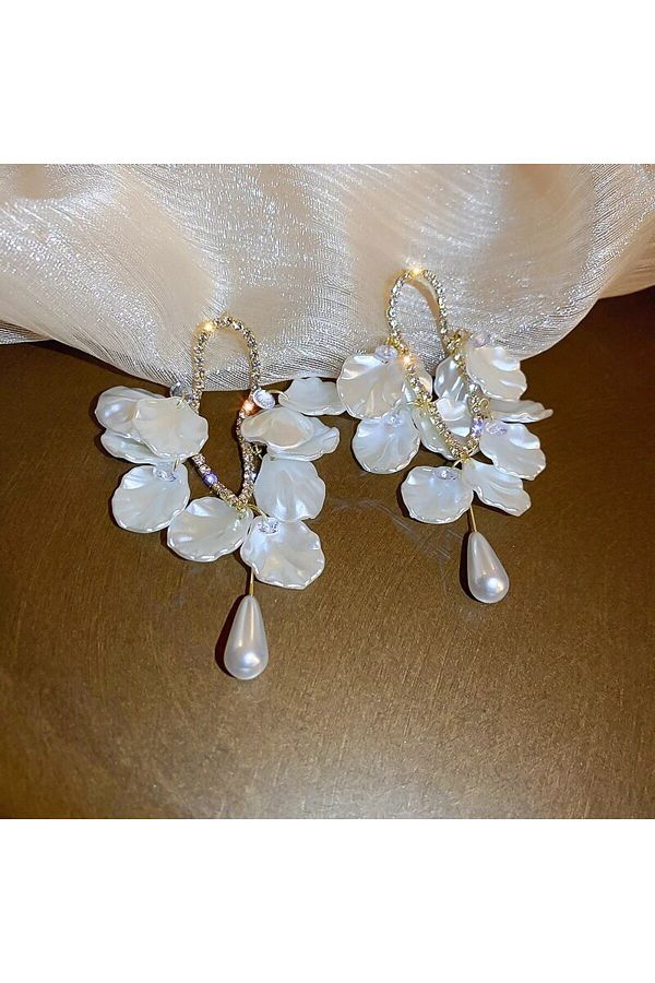 Long elegant earrings deals