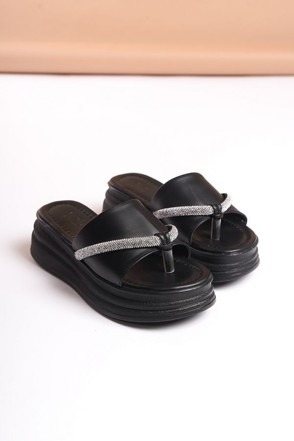 SEEM & BE-Maria High-Sole Flip Flops with Shiny Stone Detail 1
