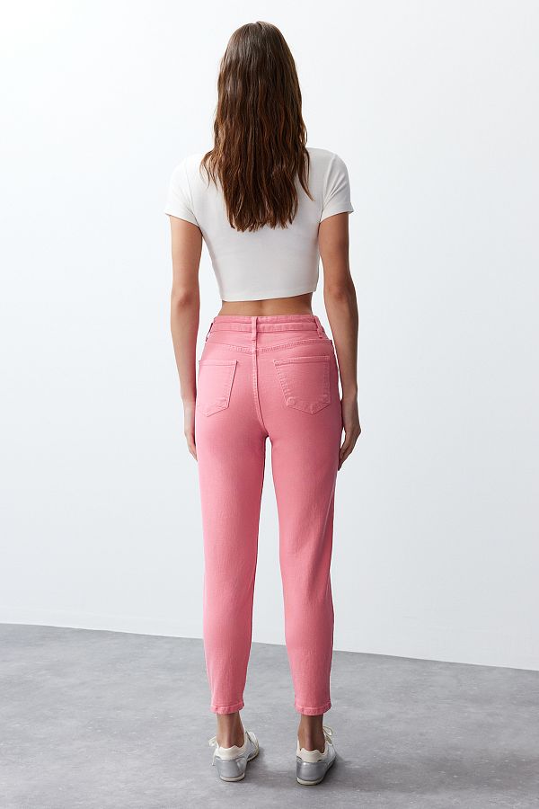 Trendyol Collection Rosa Mom Jeans mit hoher Taille TWOSS24JE00229 Trendyol