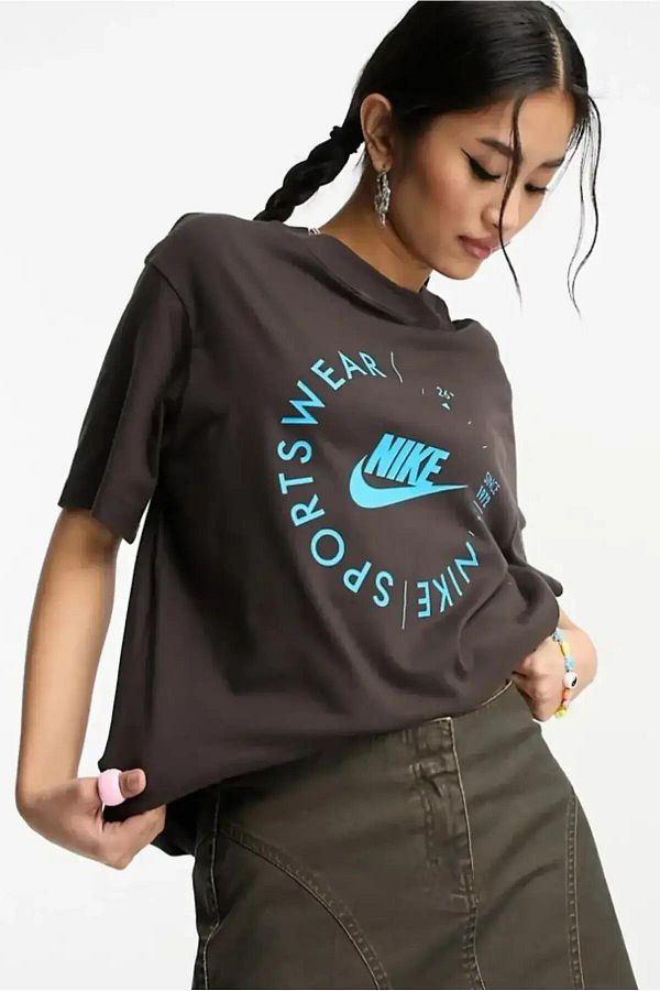 Nike Sportswear Utility Printed Short Sleeve Loose Fit Women s Sports T Shirt Trendyol