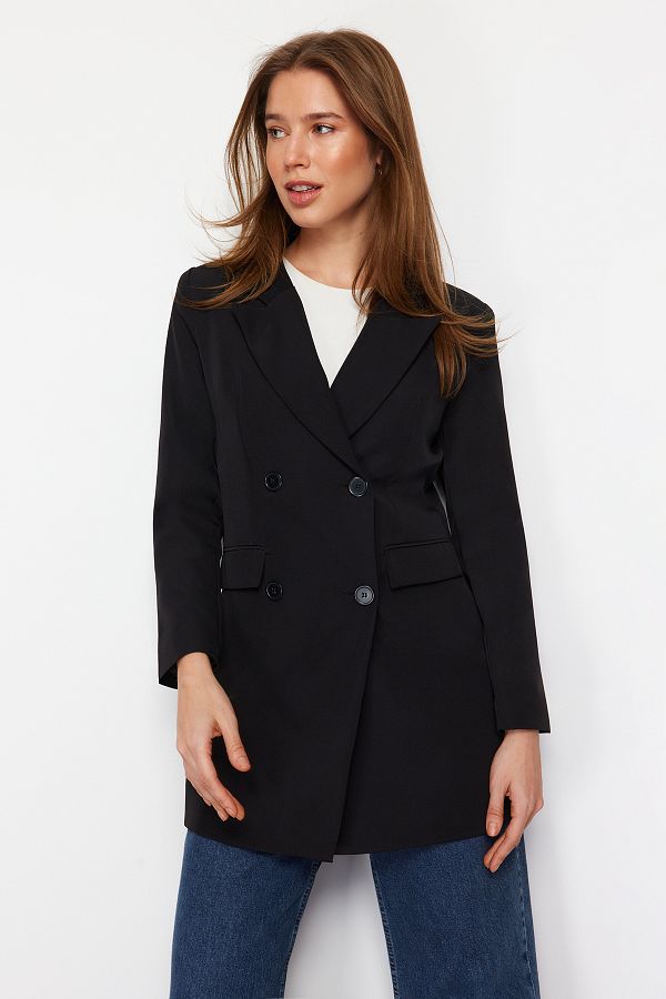 Trendyol Modest-Schwarzer Blazer aus Webstoff mit doppelter Knopftasche und detailliertem Futter TCTAW22CK0007 1