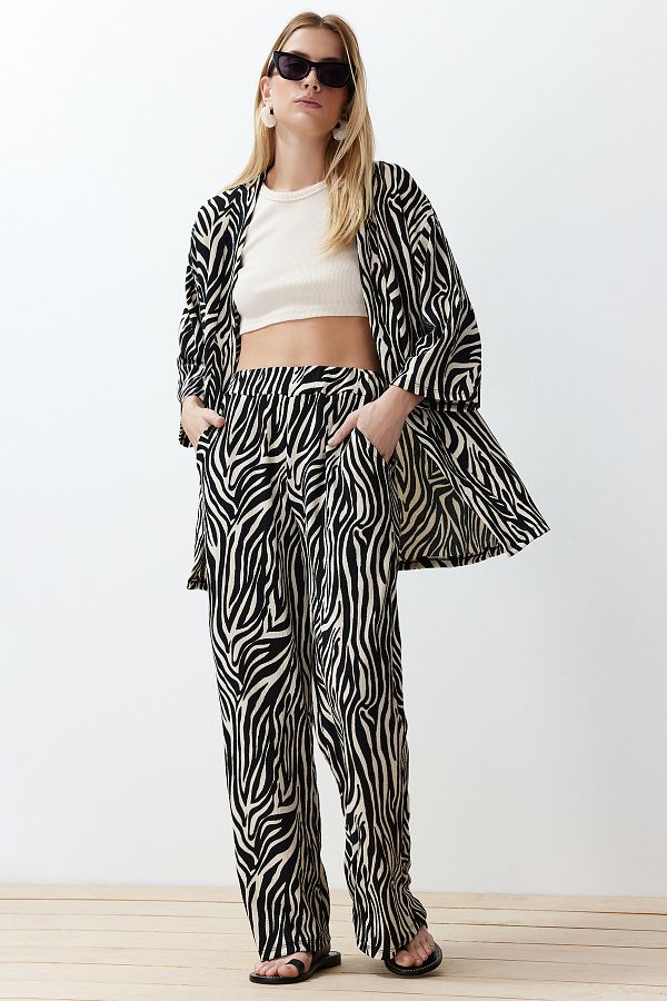 Trendyol Collection-Black Printed Comfortable Cut Stretchy Kimono Knitted Top and Bottom Set TWOSS24AU00103 1