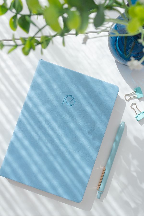 Matt Notebook-Caiet A5 cu puncte albastre 1