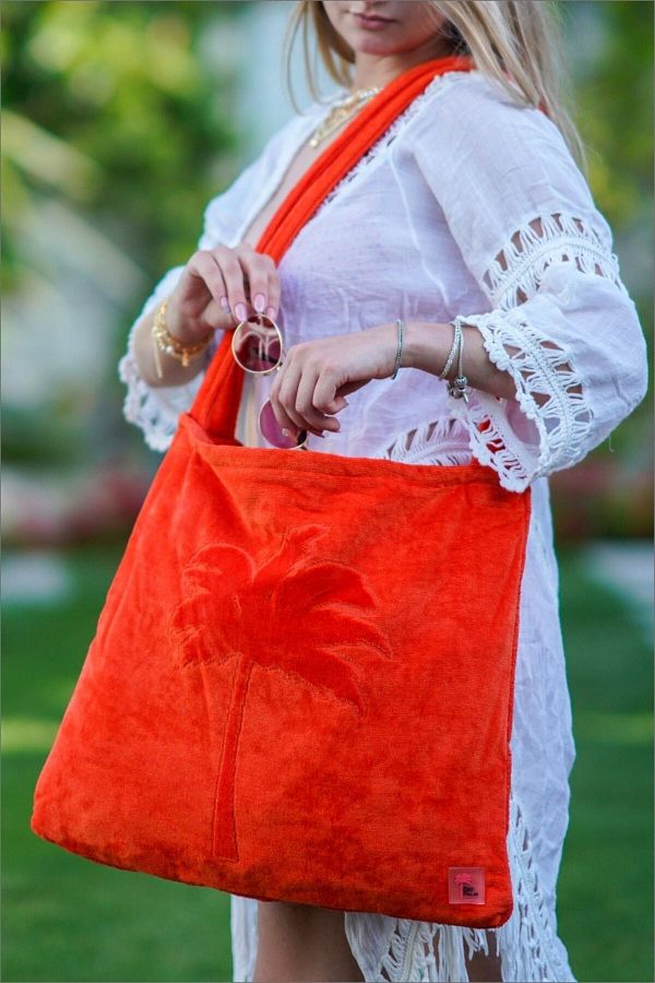 Towel that turns into a bag 2025