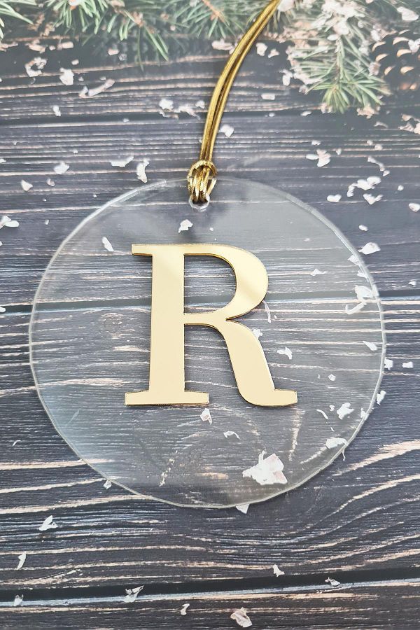 PEKSHOP-New Year's Tree Ornament with Initials - Gold Initial New Year's Ornament 1