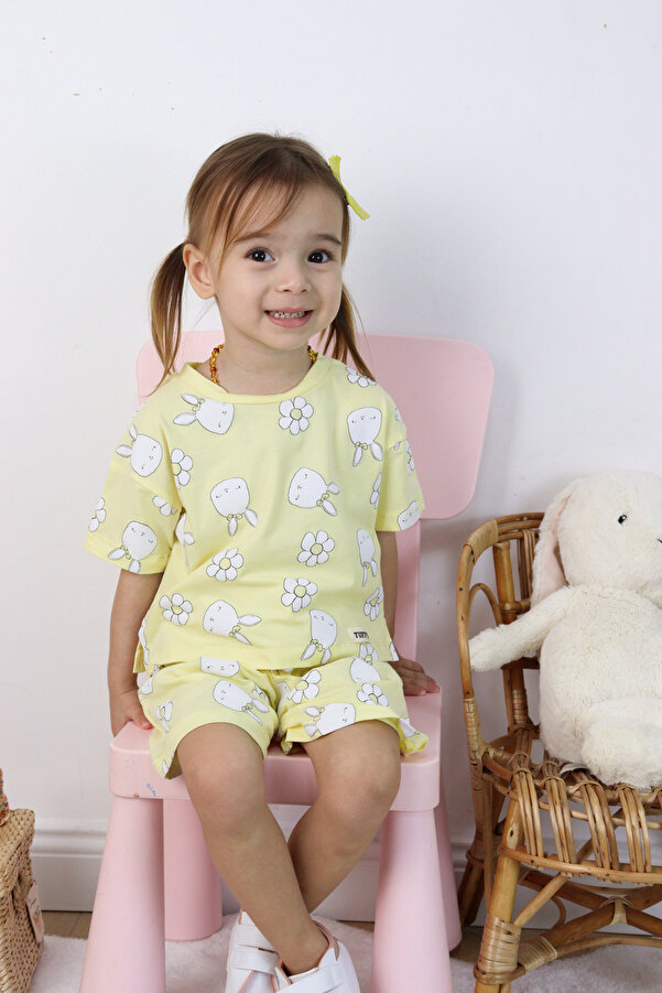 HARİKA KİDS Kız Çocuk Tavşan-Çiçek Baskılı Şortlu İkili Takım