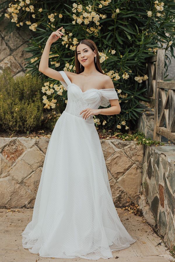 berissima bride Lagertha Polka Dot Lace Transparent Wedding Dress Trendyol