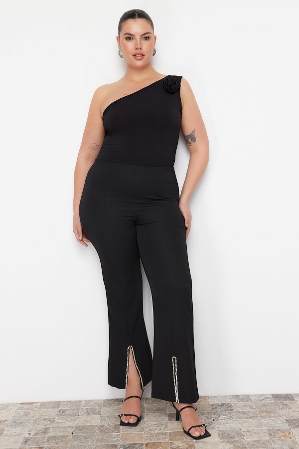 Trendyol Curve-Hose aus gewebtem Stoff in Schwarz mit Steindetails von Finike – TBBSS23AR00037 1