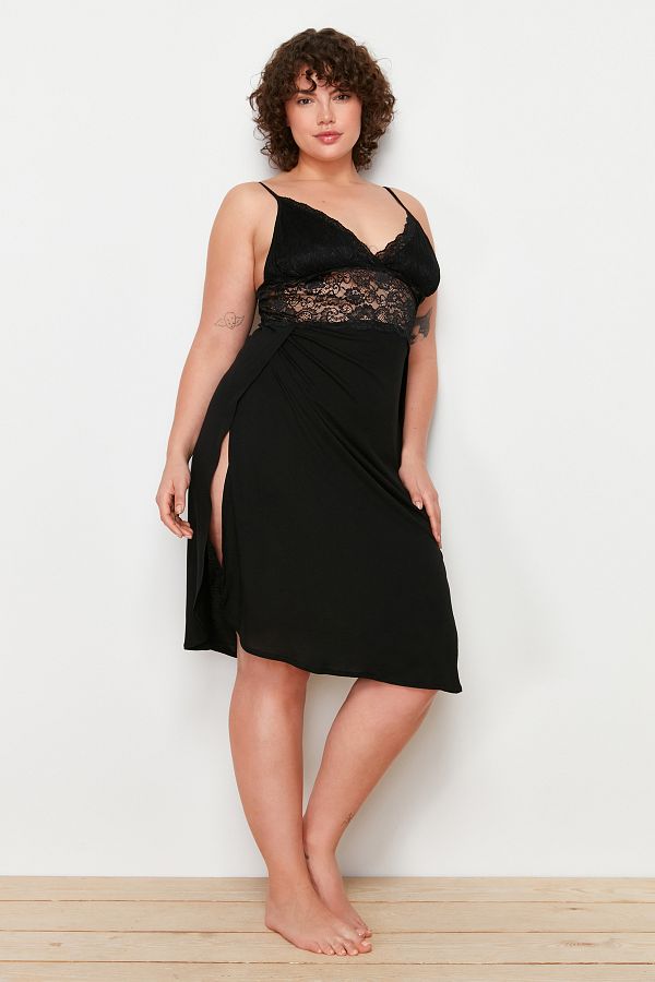 Trendyol Curve-Black Lace and Slit Detailed Knitted Nightgown TBBSS24CH00015 1