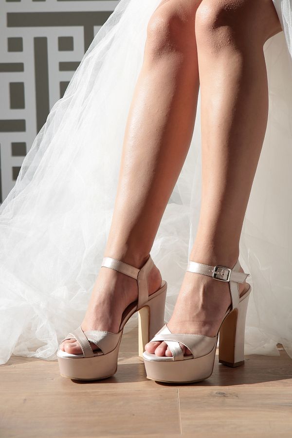 Dress shoes with thick heel sale