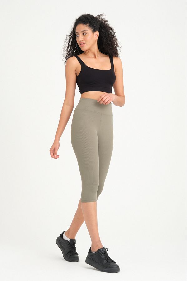 Khaki capri leggings top