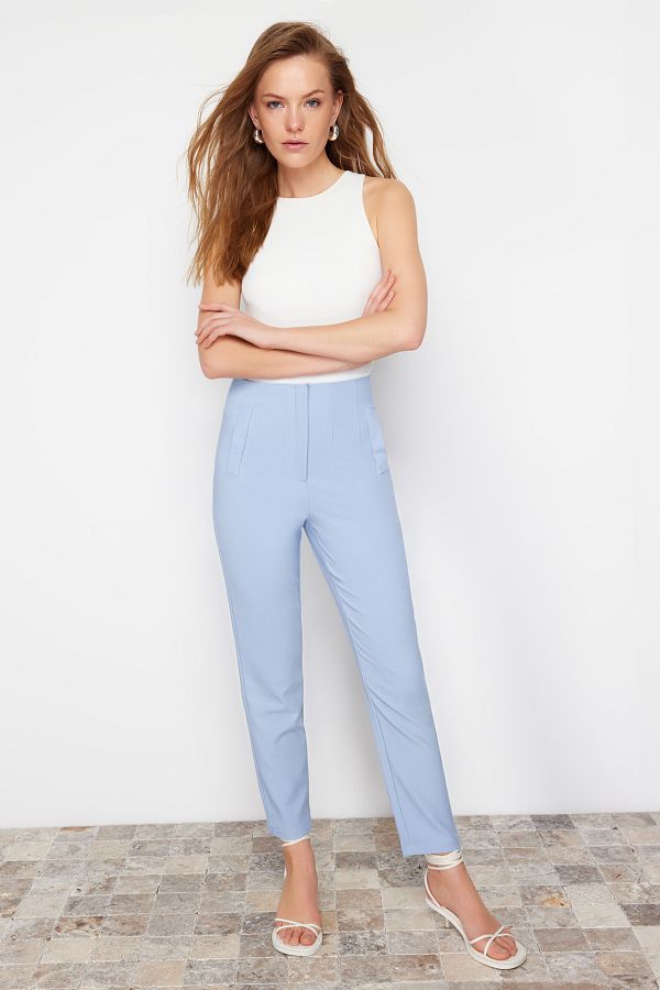 Trendyol Collection-Knöchellange hellblaue Zigarettenhose mit hoher Taille – gewebter Stoff mit Spannzangen TWOSS20PL0515 1