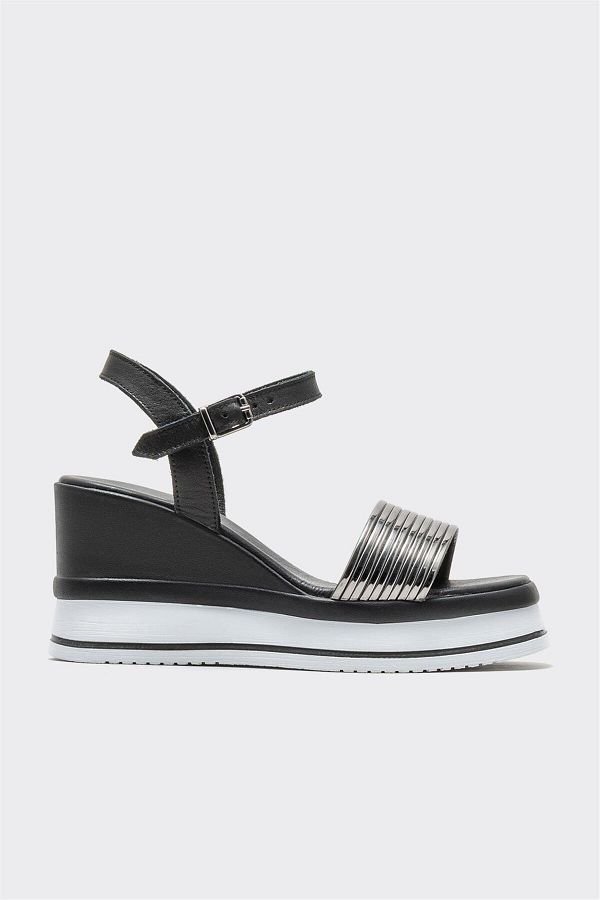 Elle Shoes-صندل نسائي بكعب عريض أسود 1