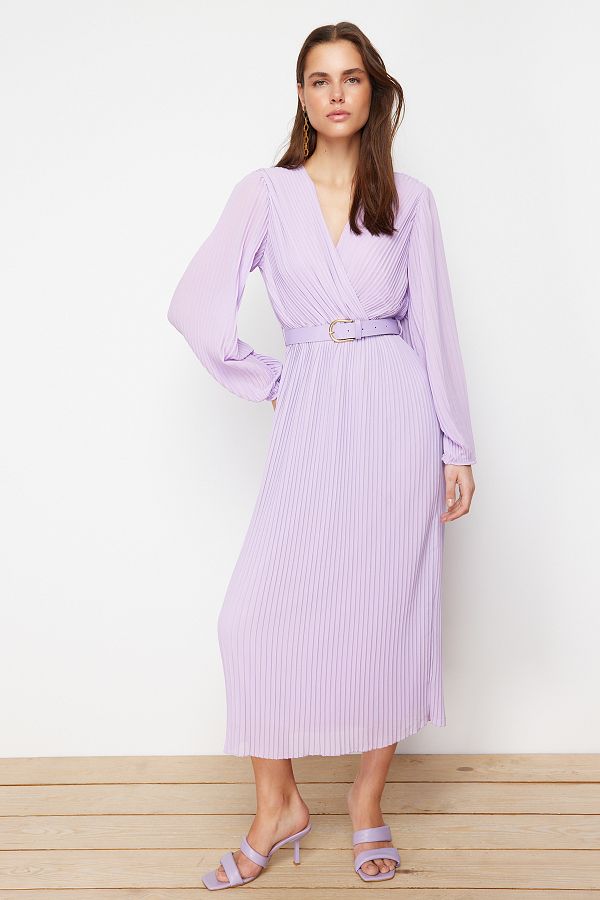 Trendyol Collection-Lila A-Linien-Maxikleid aus gewebtem Chiffon mit Plissierung und Futter, mit Gürtel TWOAW24EL00471 1